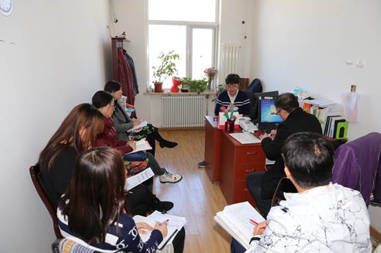 说明: C:\Users\Administrator\Desktop\视导\评课\评课1\IMG_3653.JPG